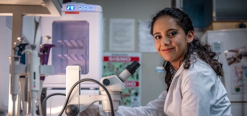 carolina-la-estudiante-de-la-uaem-que-participa-en-un-ambicioso-proyecto-de-regeneracion-biomolecular