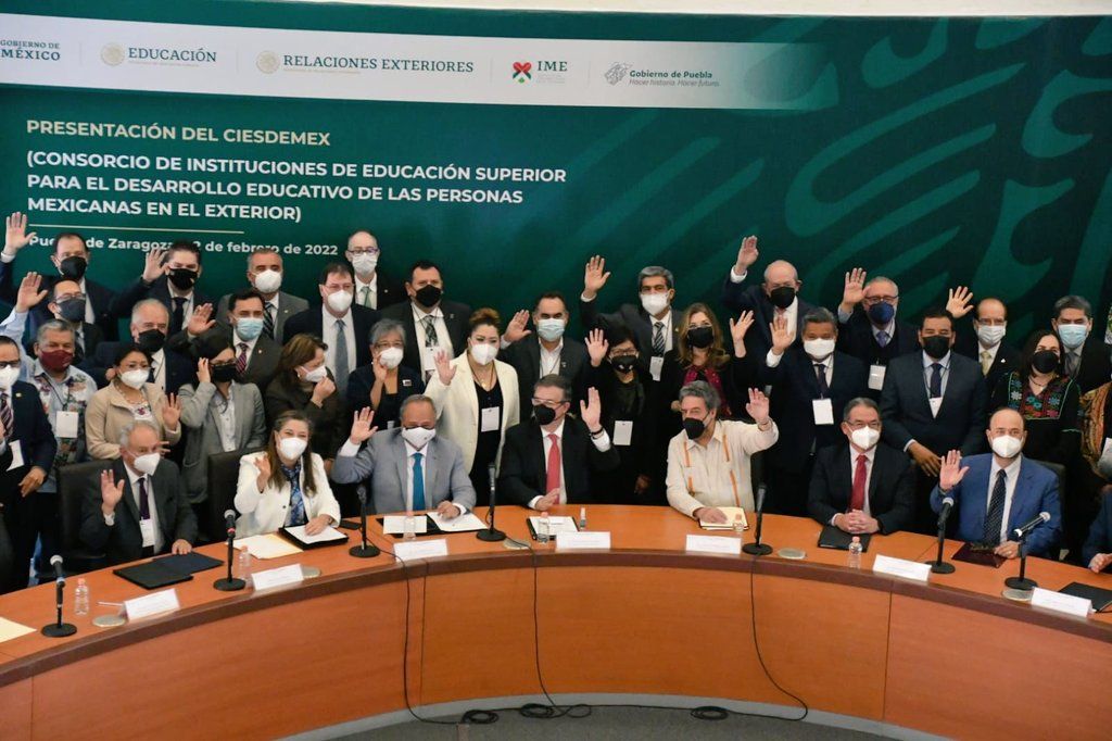 2022-02-03-uaemex-se-adhiere-al-consorcio-de-instituciones-de-educacion-superior-para-el-desarrollo-educativo-de-las-personas-mexicanas-en-el-extranje