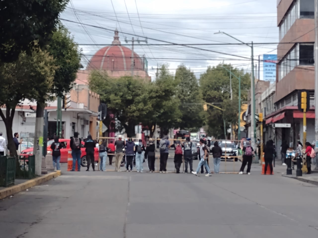 cierran-instituto-universitario-enjambre-estudiantil