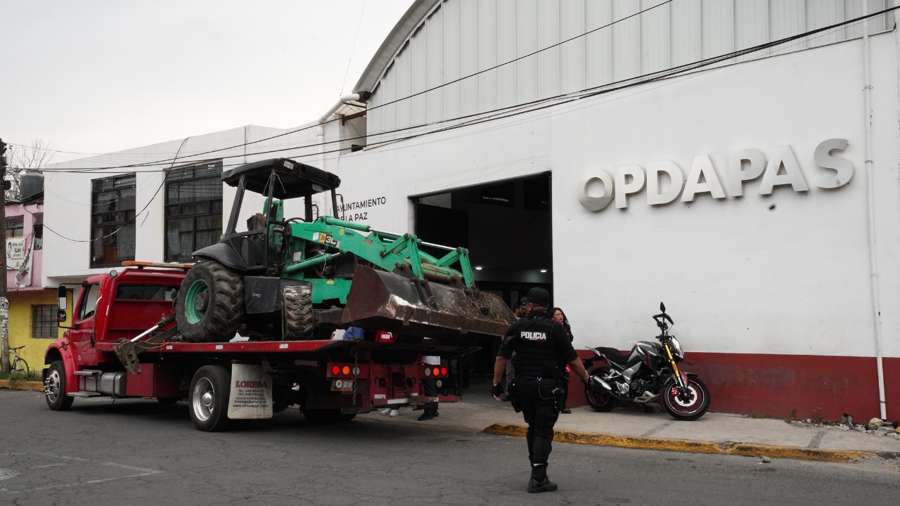 hallan-en-la-paz-un-trascabo-perdido-propiedad-municipal-denuncian-a-exfuncionarios
