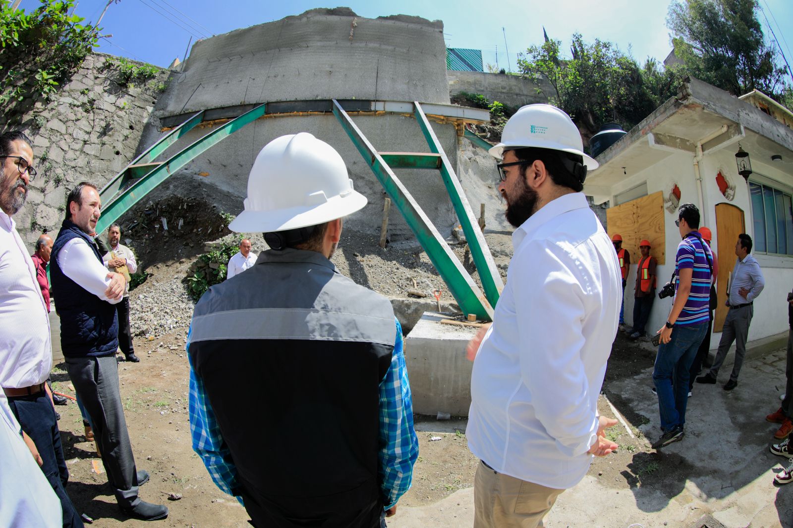demuelen-un-edificio-peligroso-en-naucalpan-se-utilizara-terreno-para-beneficiar-a-vecinos