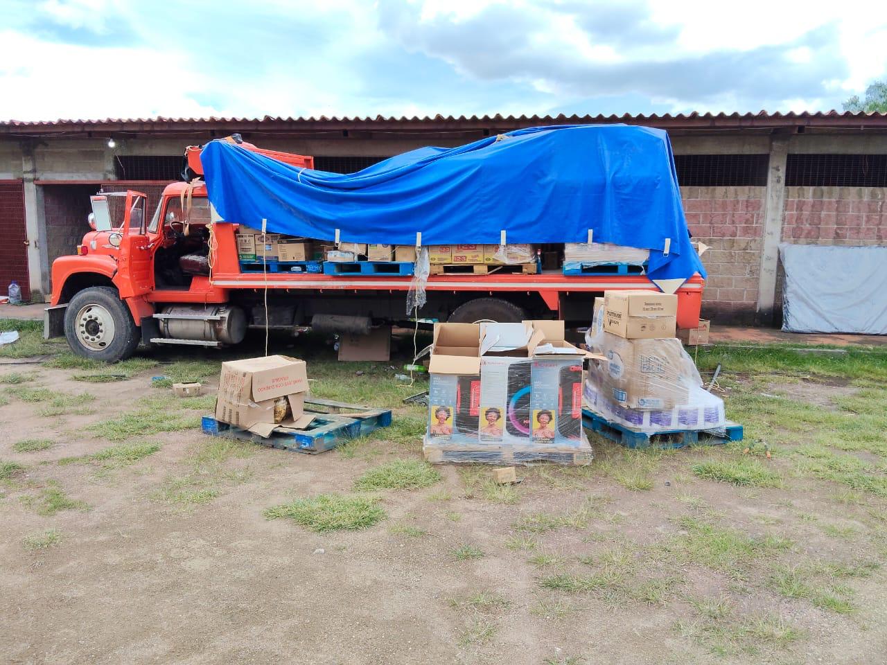 recuperan-mercancia-valuada-en-700-mil-pesos-y-3-vehiculos-rebados-en-otumba