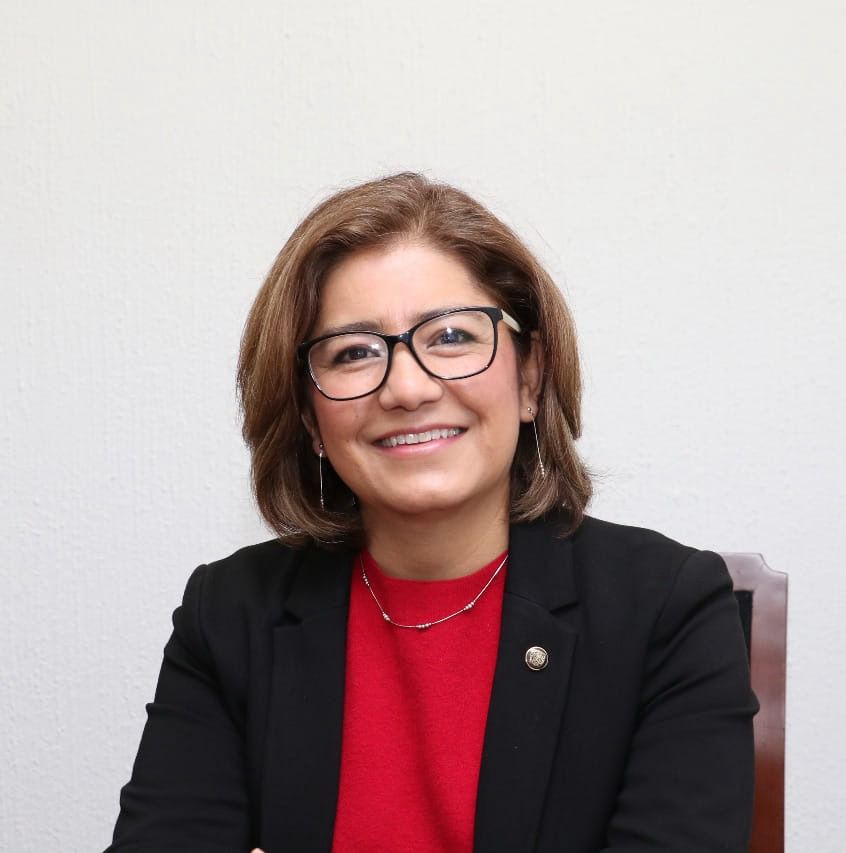 patricia-zarza-es-la-virtual-1-rectora-de-uaem