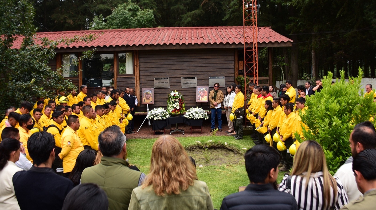 homenajean-a-voluntarios-de-probosque-caidos-en-la-defensa-de-areas-verdes