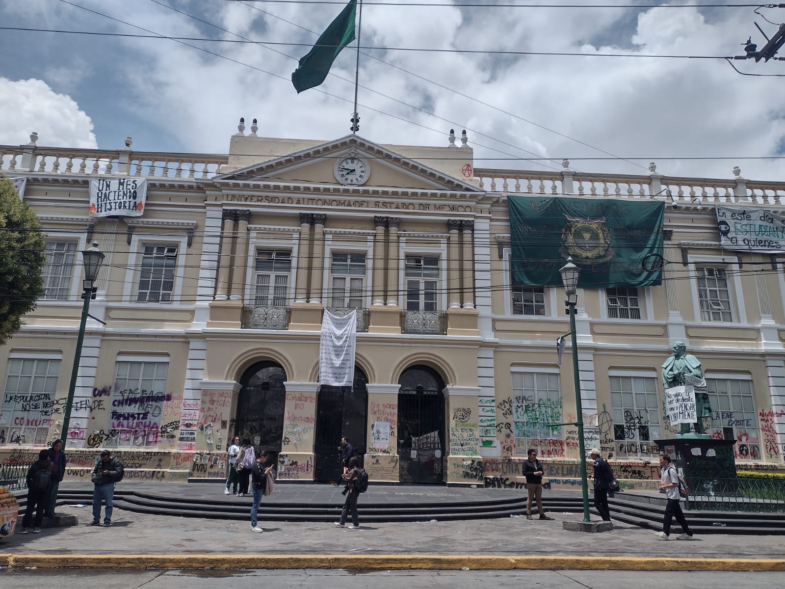 paristas-de-la-casa-del-estudiante-piden-mesa-de-trabajo-con-rectora-de-la-uaem