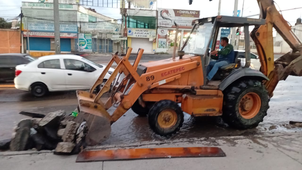 en-operativo-tormenta-camiones-mexica-apoyan-traslado-de-pasajeros