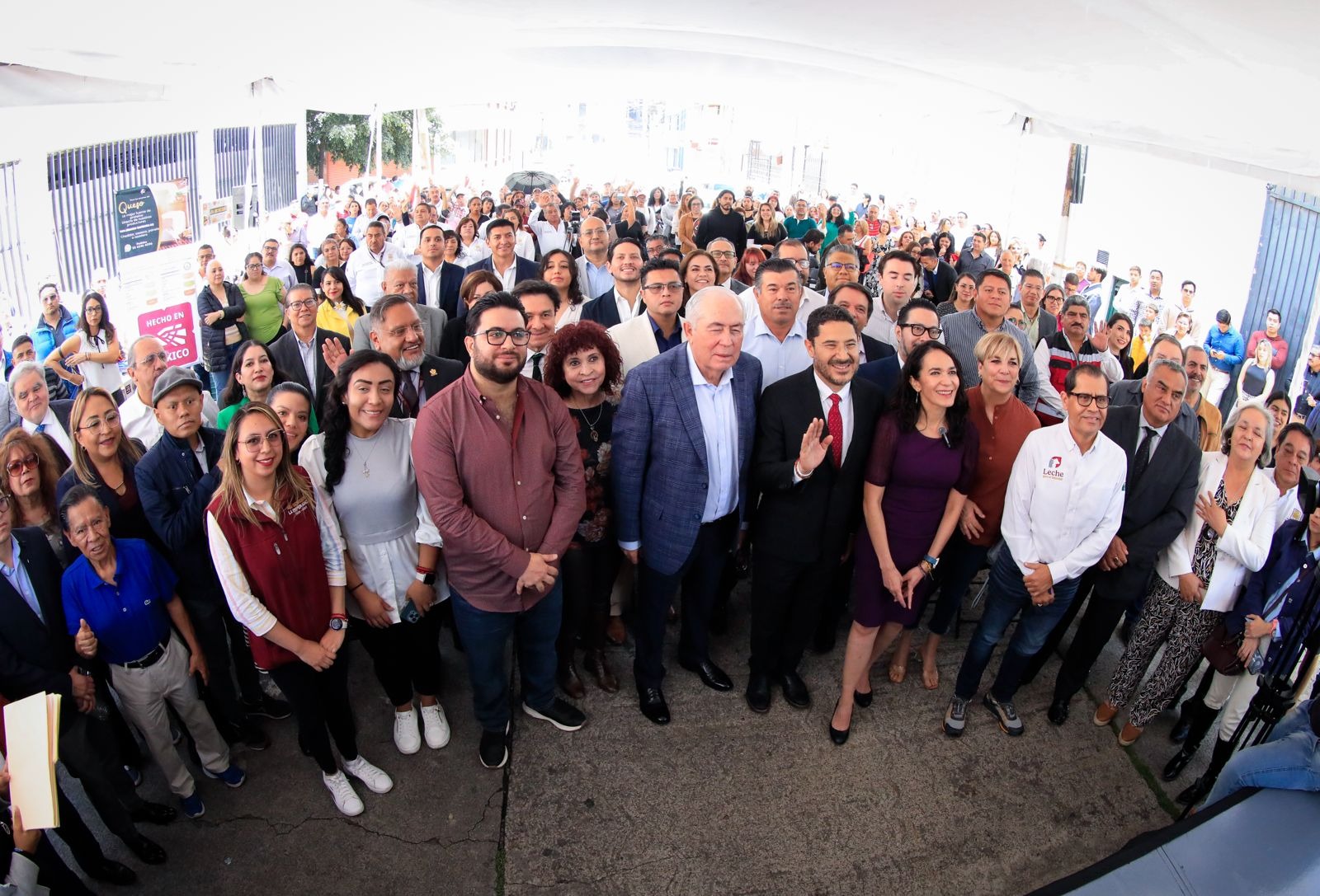 marti-batres-e-isaac-montoya-inauguran-la-primer-tienda-superissste-en-la-zona-del-toreo
