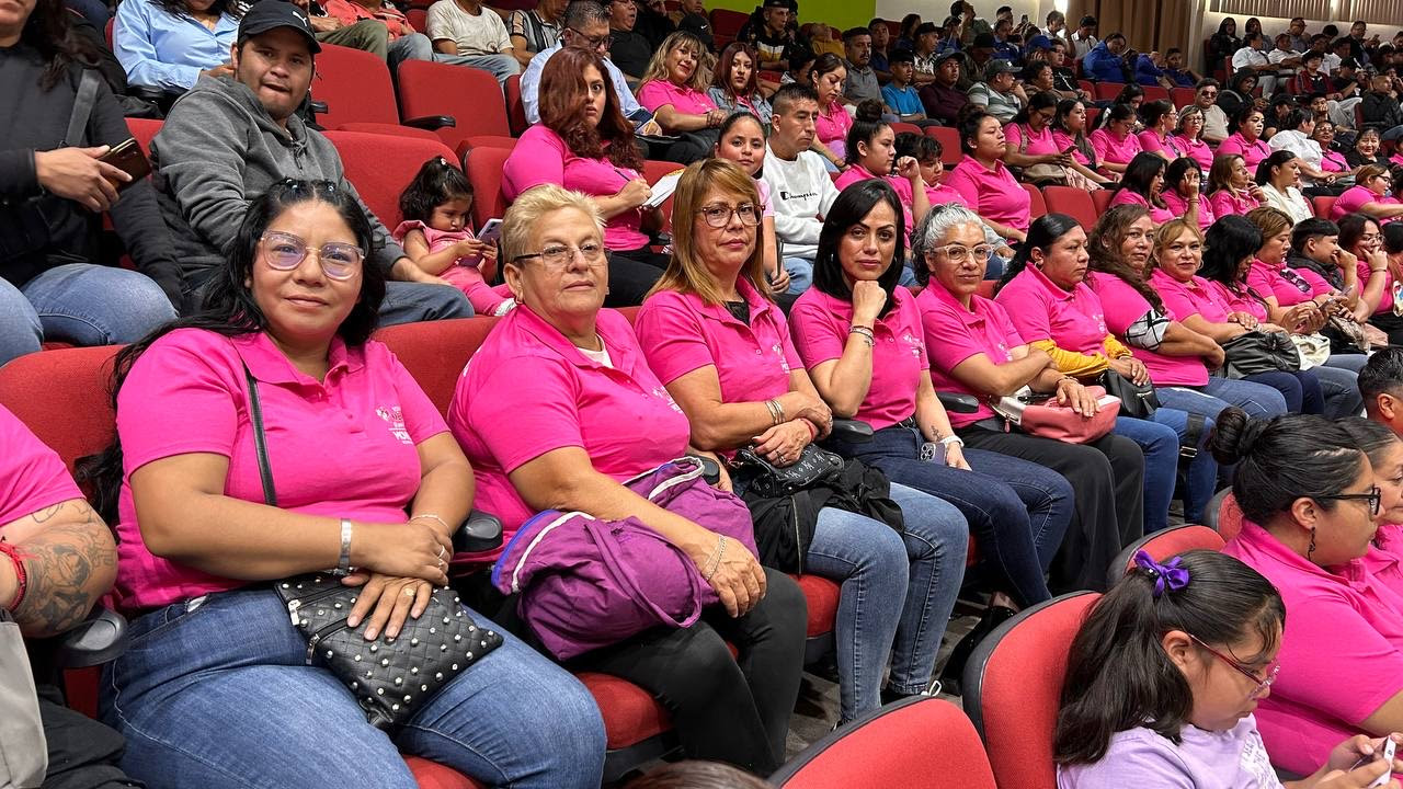 capacita-gem-a-427-operadoras-de-transporte-publico-de-la-zona-oriente-a-traves-del-programa-mujeres-al-volante