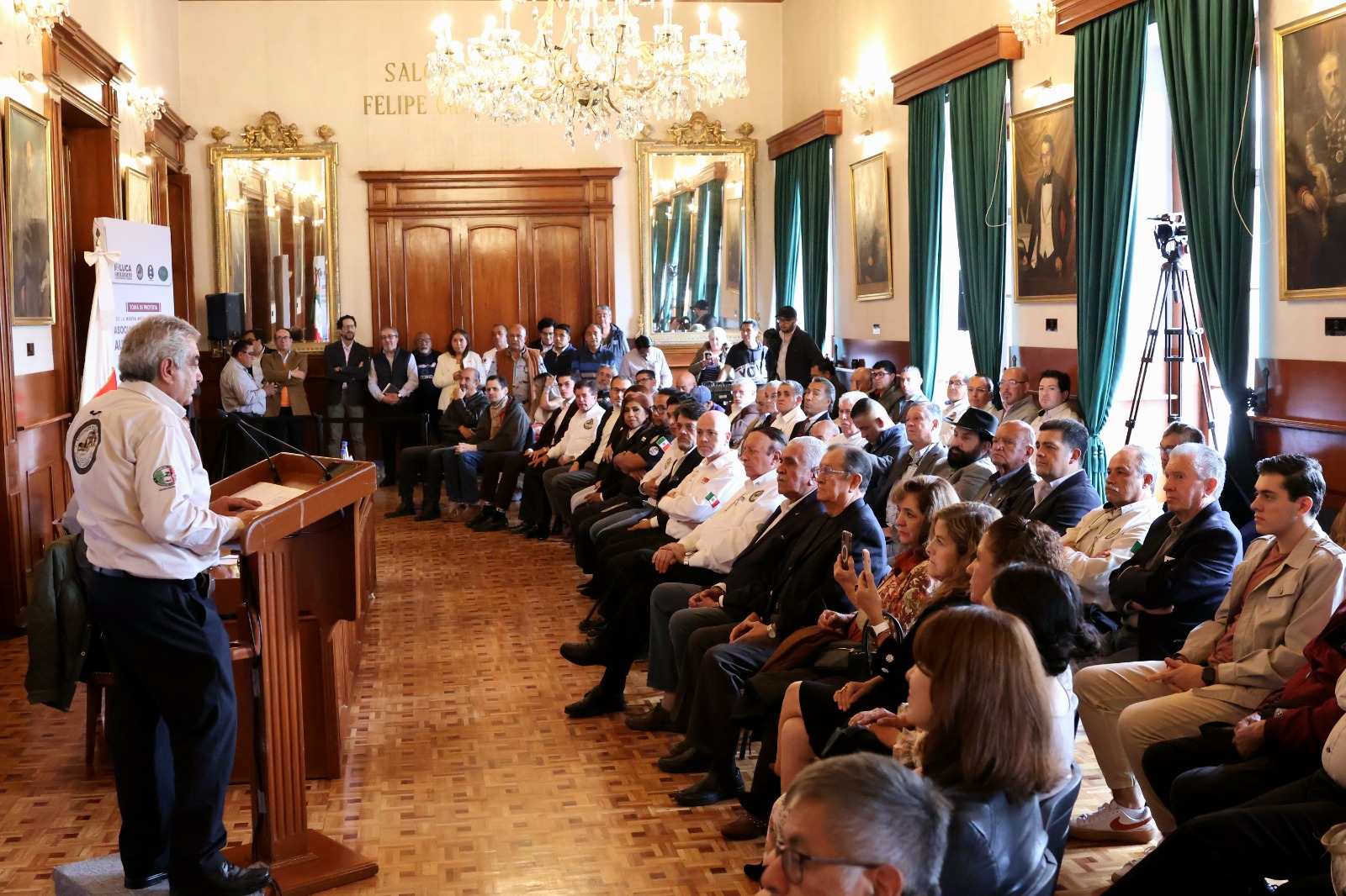 instalan-nueva-mesa-directiva-de-la-amaac-toluca-difundira-conservacion-de-autos-clasicos