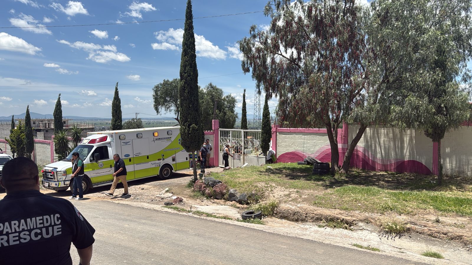 Ejecutan a una mujer encargada de un panteón en Tecámac