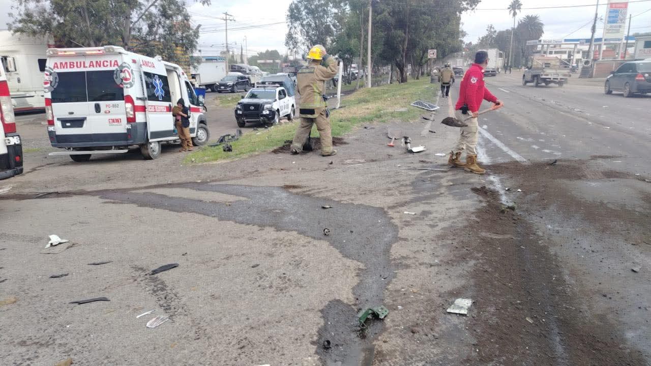 Choque de trailers deja un lesionado en la Lechería-Texcoco