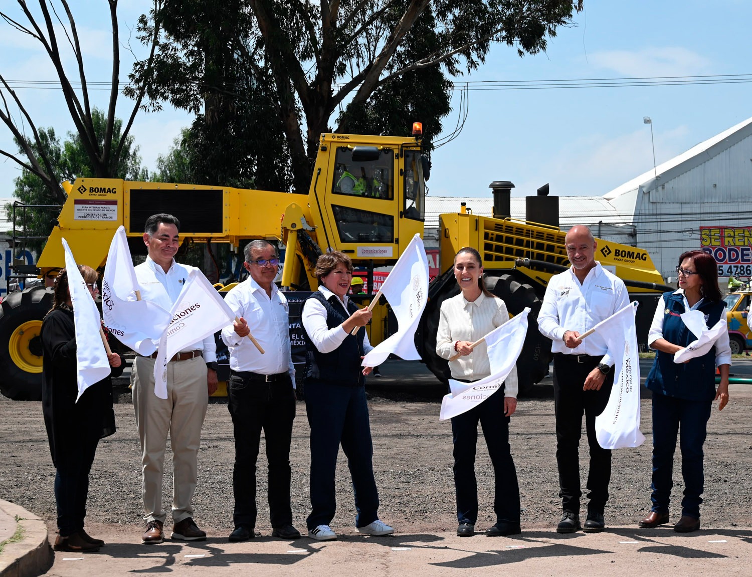 Sheinbaum donará 10 equipos de pavimentación al Edomex; comienza la rehabilitación de carreteras federales