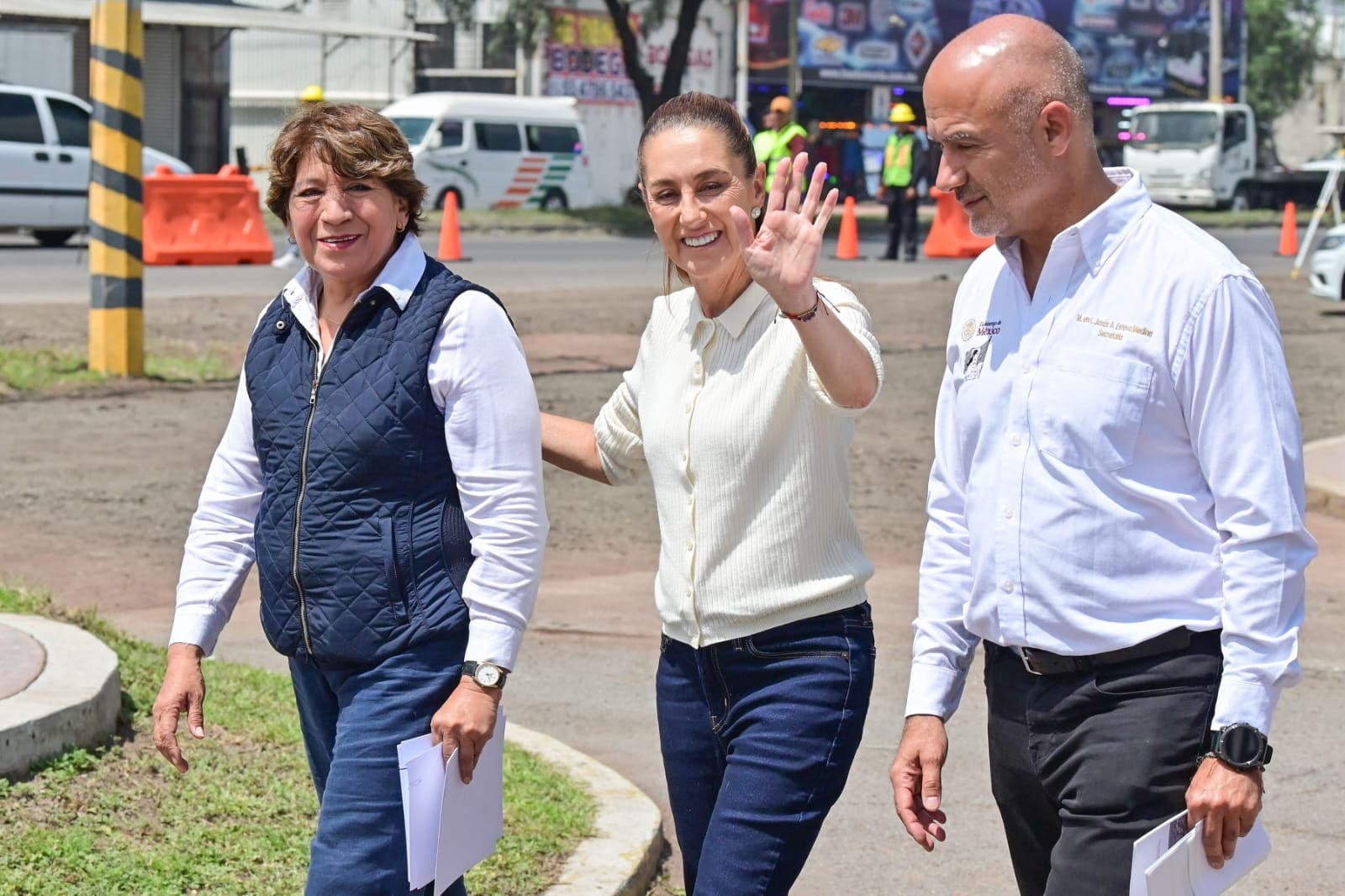 presidenta-claudia-sheinbaum-y-gobernadora-delfina-gomez-arrancan-modernizacion-vial-en-el-oriente-del-edomex-con-trenes-de-pavimentacion