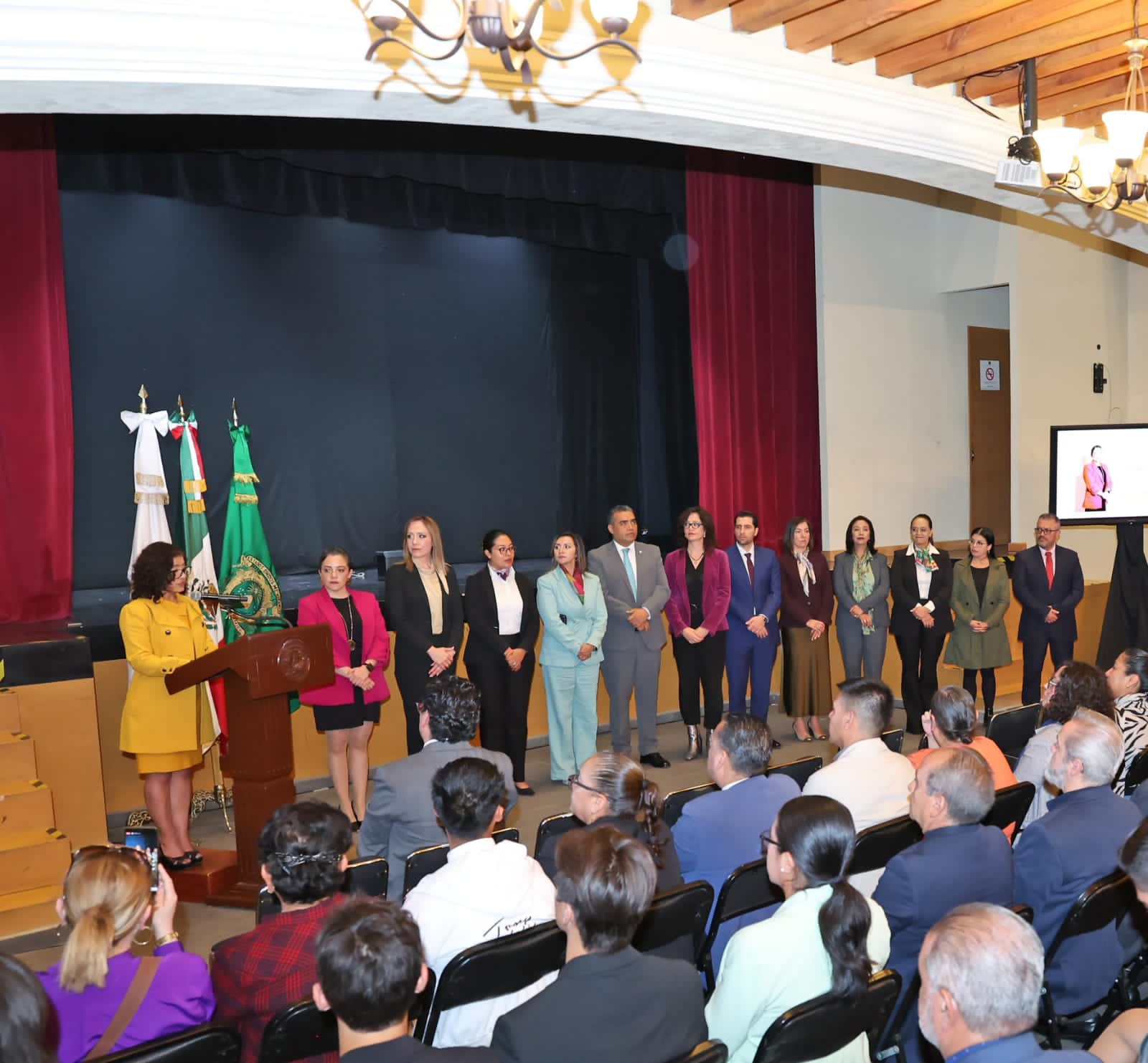 Inicia el reto para las 9 mujeres y 4 hombres en gabinete de rectora de la UAEM