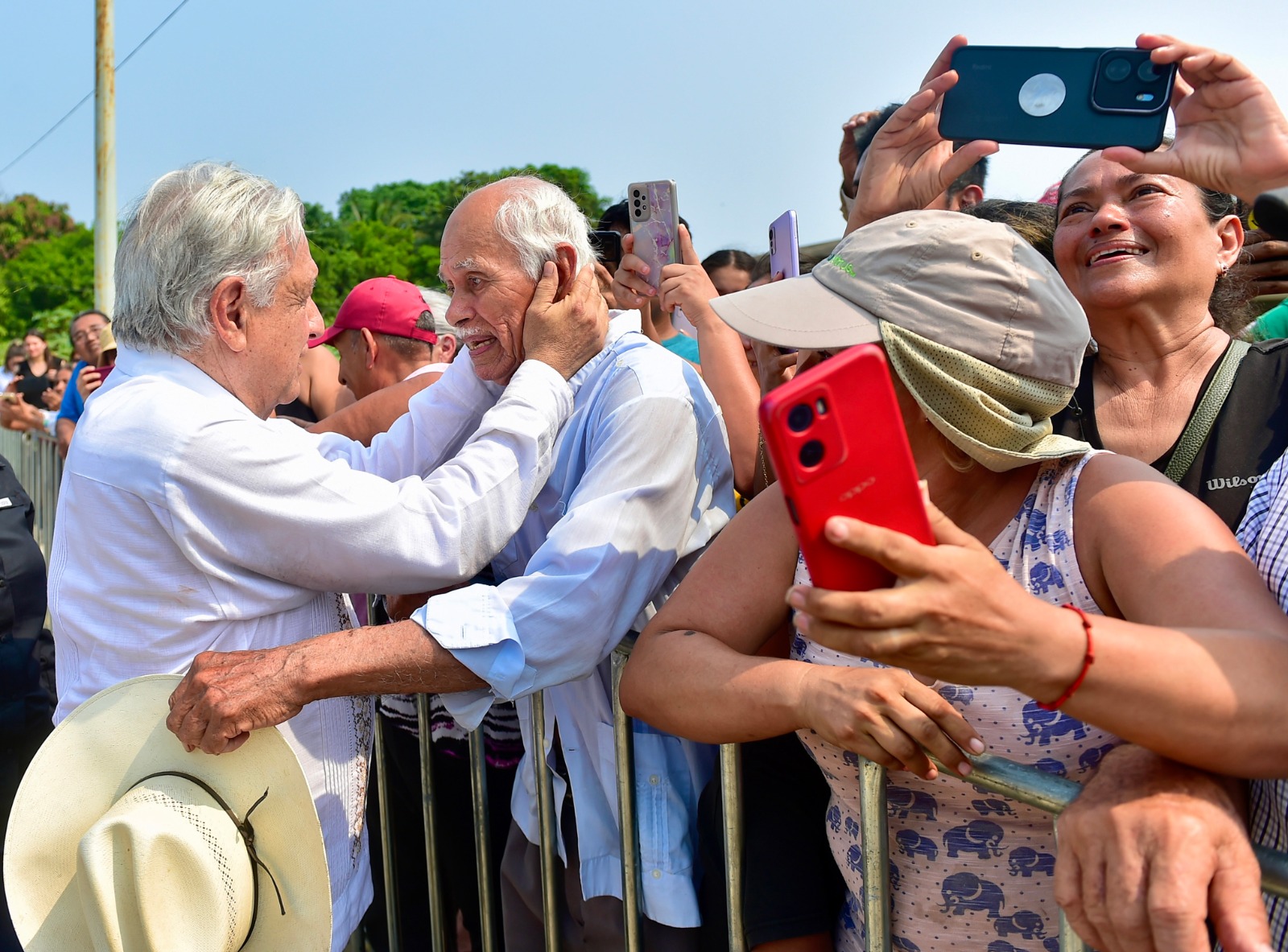 Son más de 13 millones las personas que dejaron la pobreza con AMLO, revela INEGI