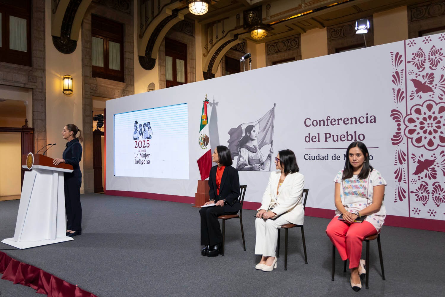 Sheinbaum reforzará la red nacional eléctrica con inversión de 8 mil 177 mdd