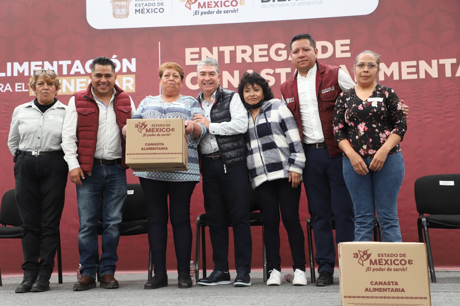 Entrega GEM  4 mil paquetes  alimentarios  a mujeres de  edad avanzada  en Chicoloapan