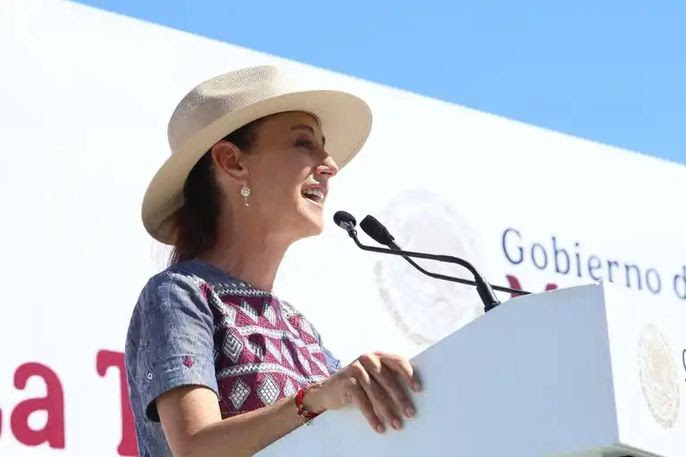 Sheinbaum desde BCS: “En México ya no se negocian los impuestos, el pueblo manda”