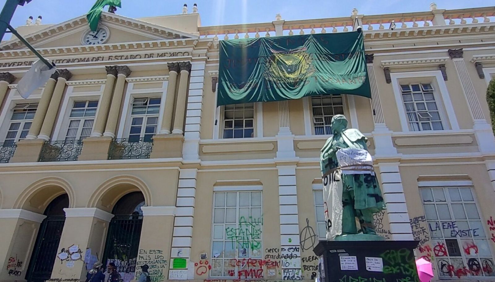 Perfila UAEM  reapertura del  Teatro &#039;Esvón  Gamaliel&#039; en  la &#039;Casa del  Estudiante&#039;;  es de todos,  no del Enjambre