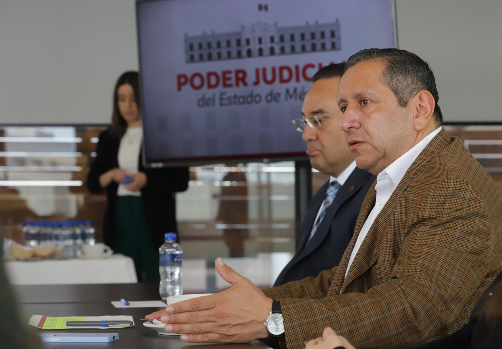 Héctor Macedo establece diálogo con juzgadores para perfilar trabajo del nuevo Poder Judicial estatal