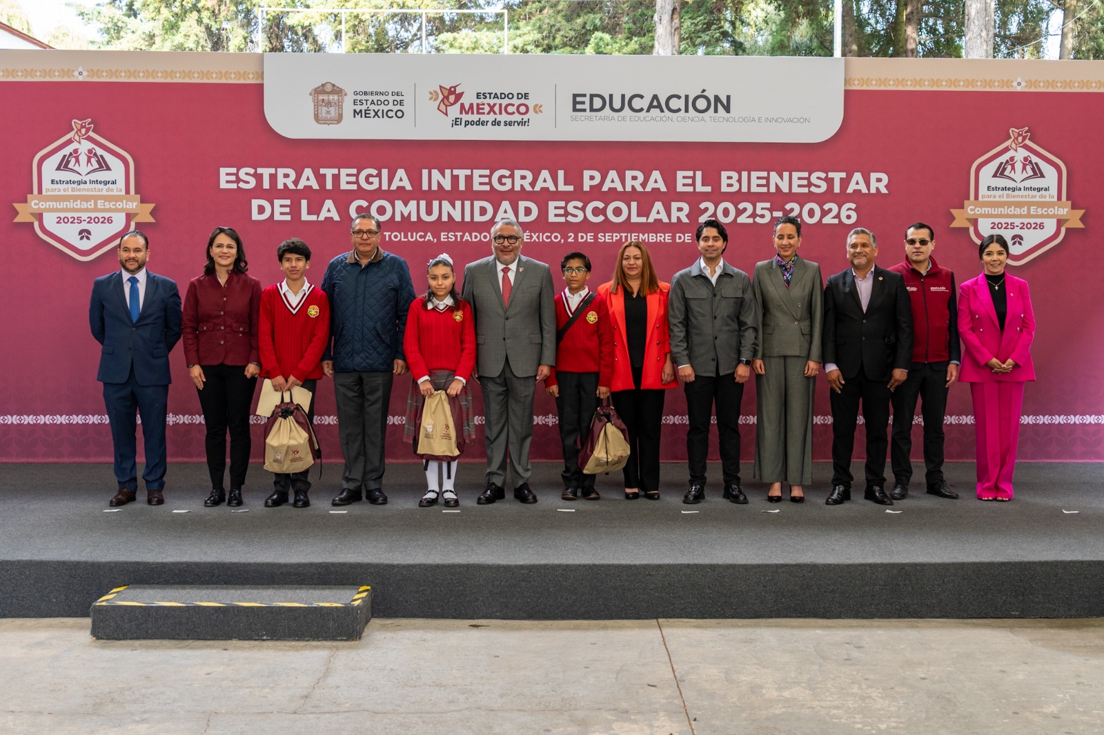 Un respaldo económico y educativo la entrega de útiles a alumnos del Edomex, afirma Duarte
