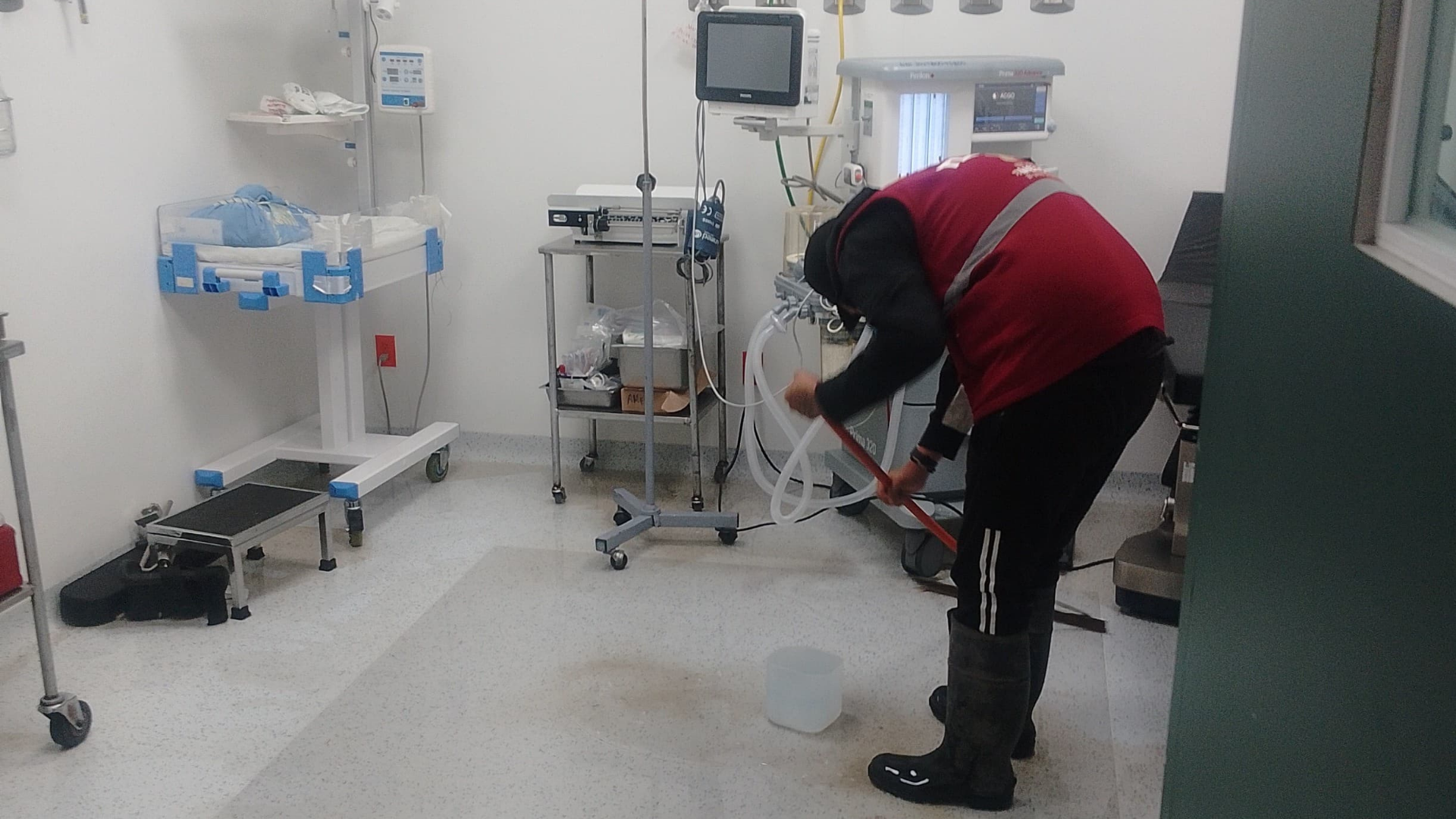 atiende-gobierno-del-estado-de-mexico-acumulacion-de-agua-en-vialidades-y-hospital-del-imss-tras-lluvias-de-este-domingo