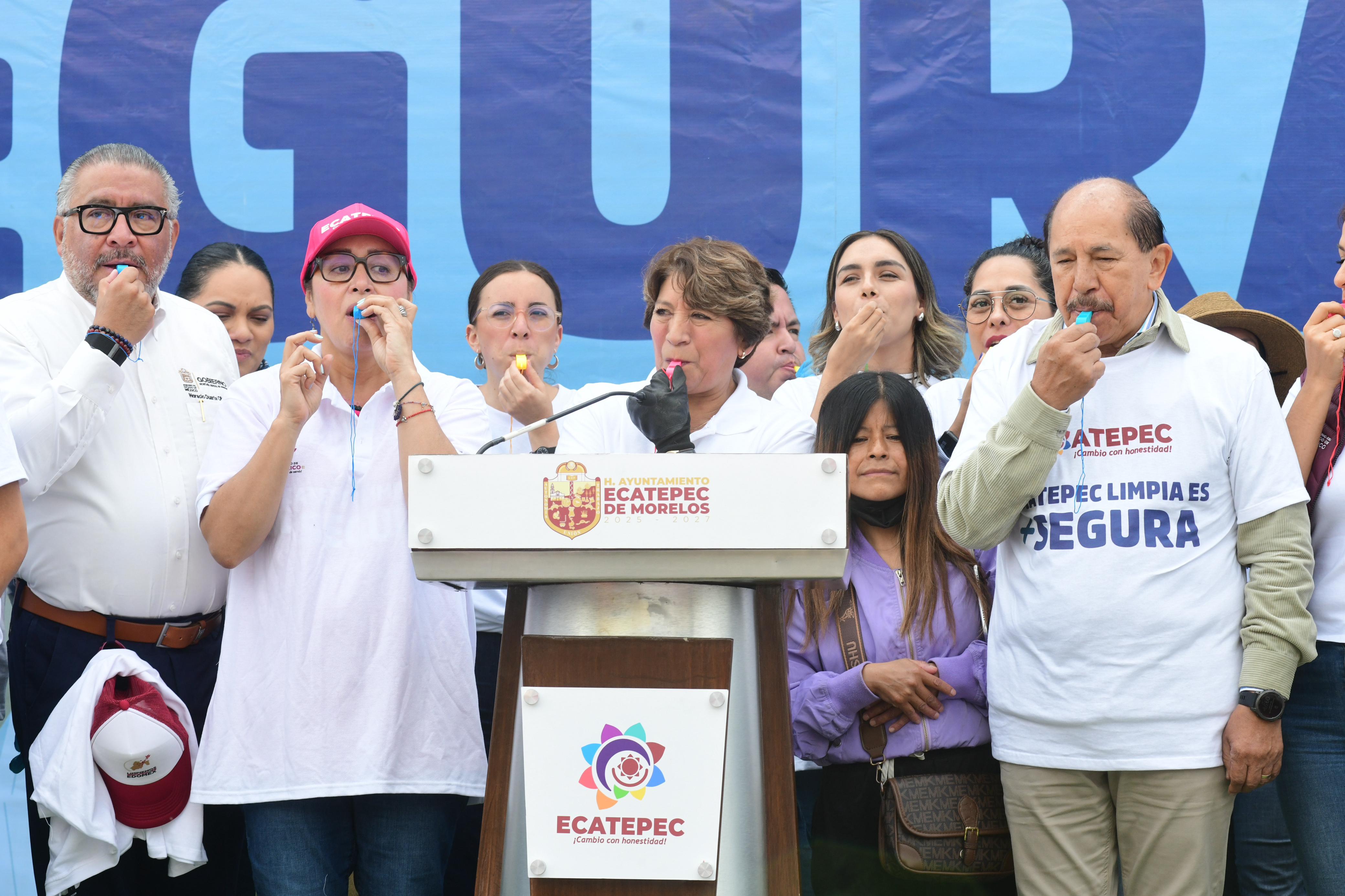 reconoce-gobernadora-delfina-gomez-a-ecatepec-por-record-guinness-obtenido-por-jornada-de-limpieza