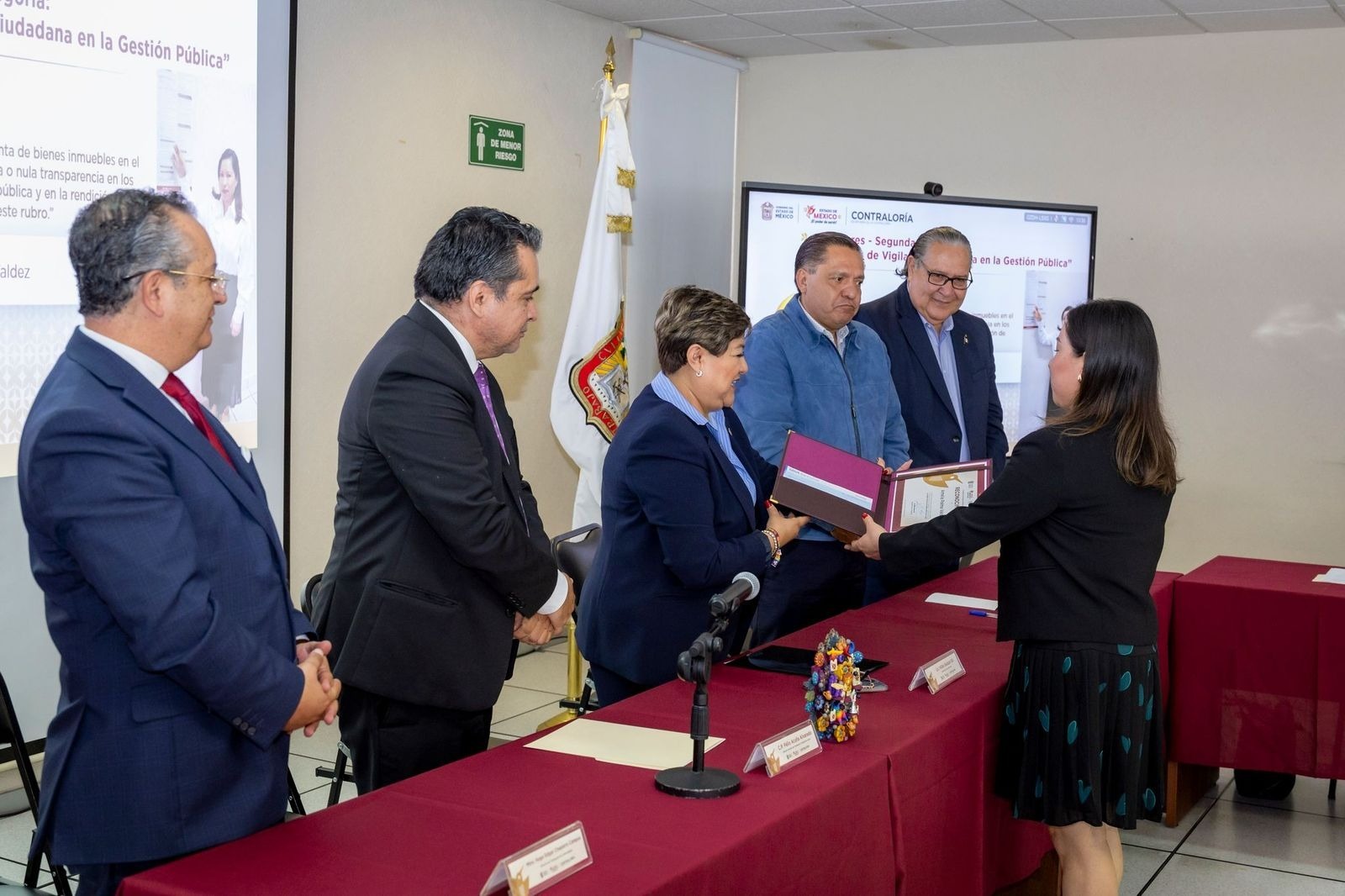 por-innovadoras-propuestas-para-frenar-corrupcion-estudiantes-de-uaem-obtienen-premio-estatal-de-contraloria