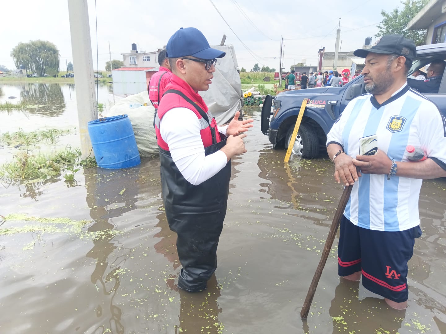 Se inundan 19 viviendas por fisura en Toluca por fisura del canal de Tlacotepec