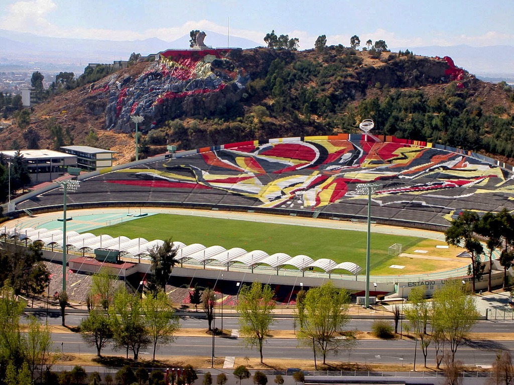 En perspectiva todo sobre el fantástico mural de Leopoldo Flores en el  estadio de C.U. en nuevo libro