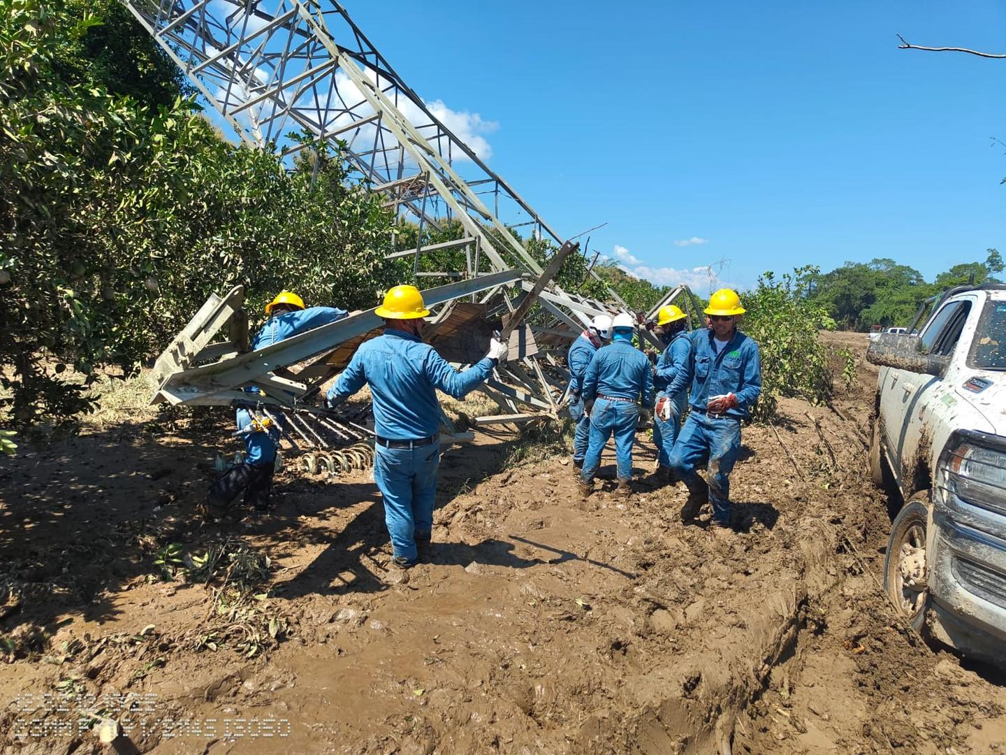 rehabilitada-al-93-red-electrica-en-5-estados-arrasados-por-lluvias-imposible-sin-la-cfe-sheinbaum