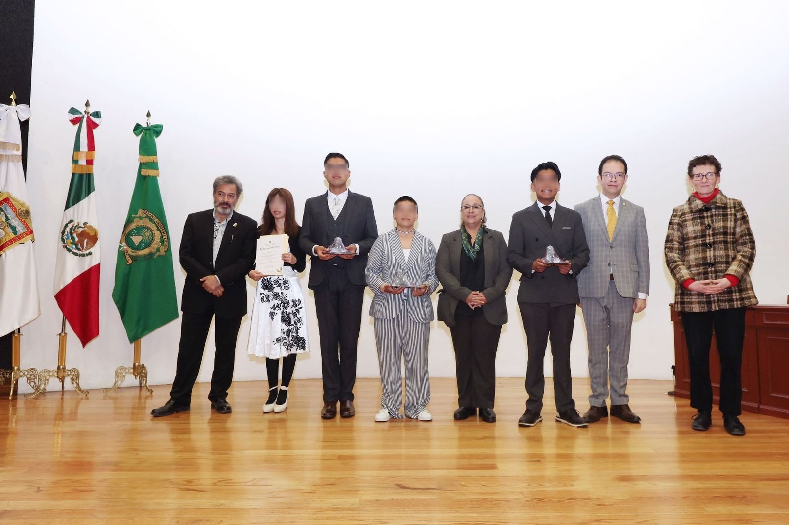 Premian a  ganadores  del concurso  de oratoria  nivel prepa  de la UAEM