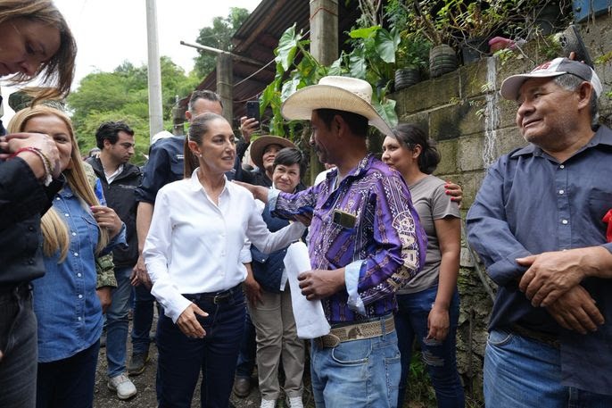 Sheinbaum perfila ayuda a afectados por lluvias en Querétaro; supervisa  reapertura de caminos