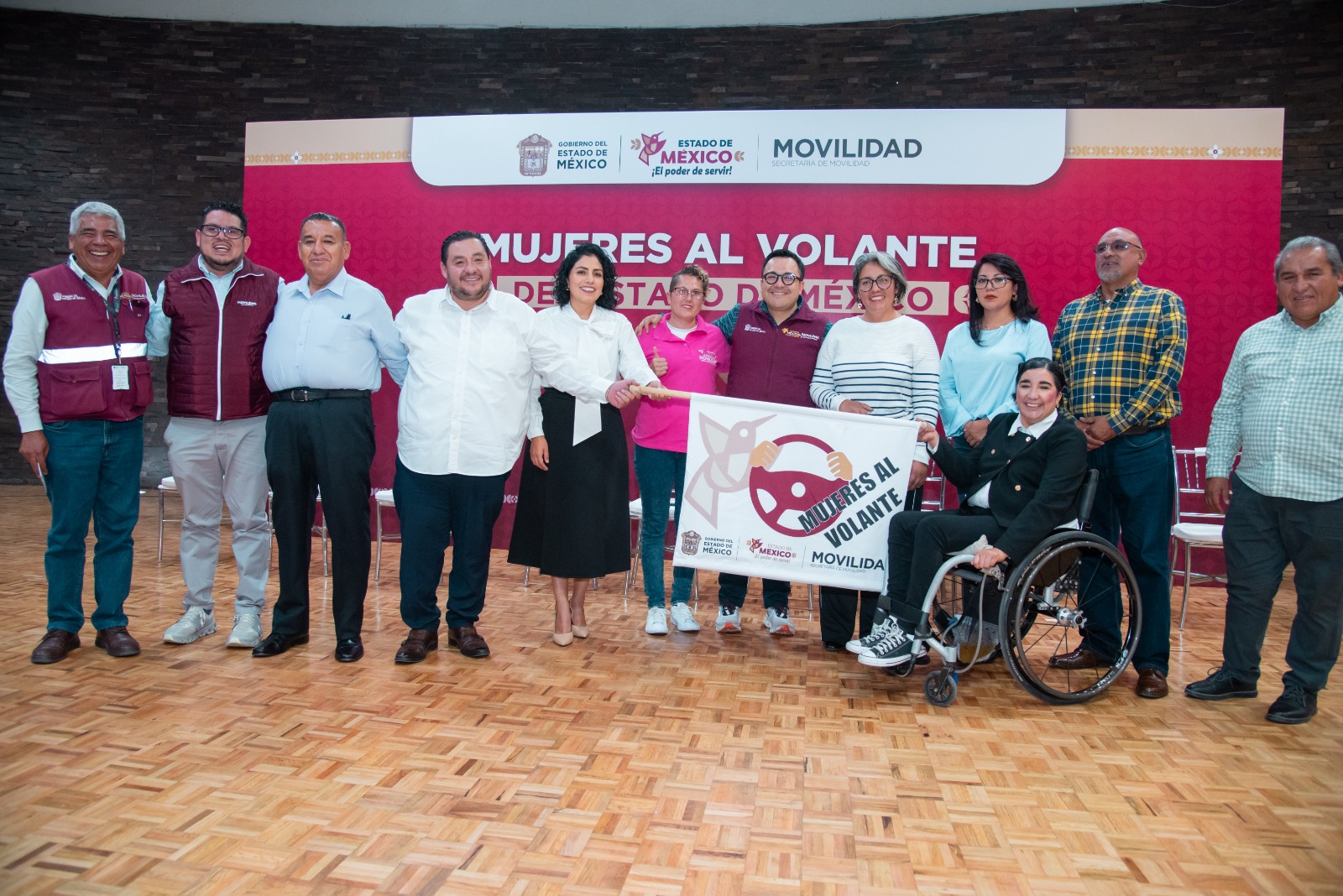 Ya son 474  las mujeres  certificadas  para operar  transporte  público en  el Edomex