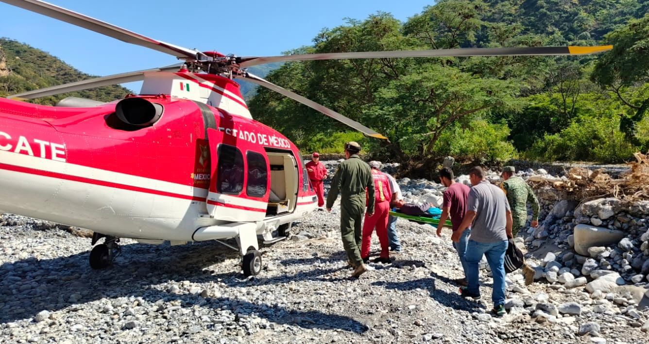 Coopera por  aire el Grupo  Relámpagos  en suministro  de insumos a  damnificados  hidalguenses