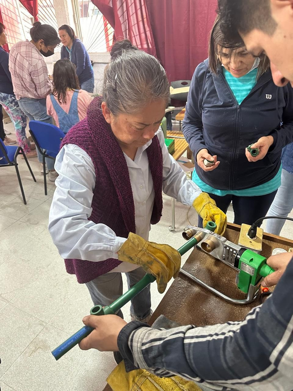 GEM convoca a las mexiquenses a formar parte del Programa Mujeres Plomeras