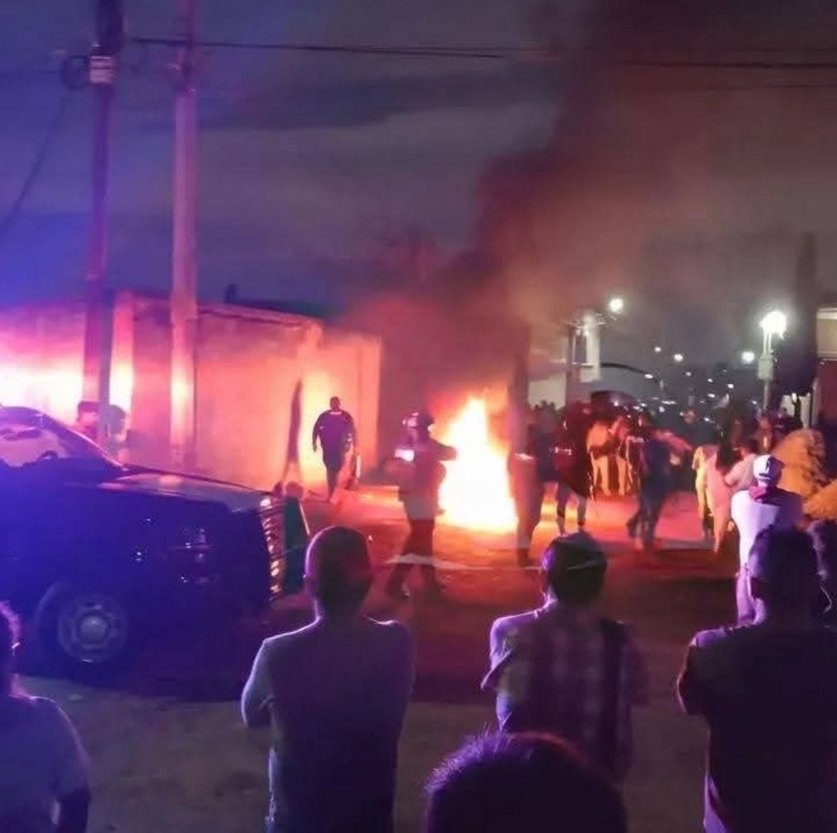 Hartos de la  delincuencia,  linchan a dos  ladrones que  violaron a una  menor al robar  su domicilio