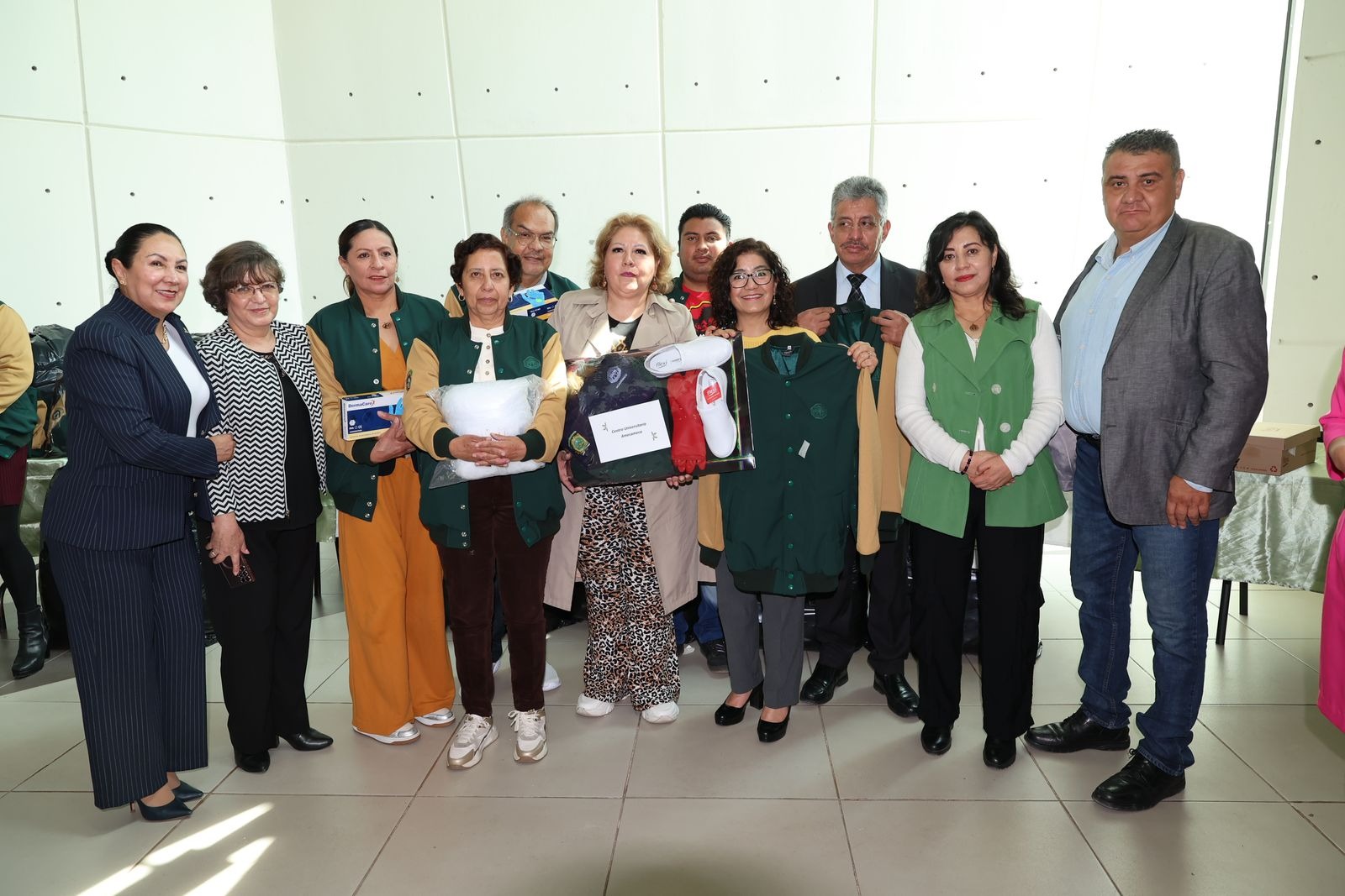 equipan-a-mas-de-11-mil-800-integrantes-del-personal-de-la-uaem