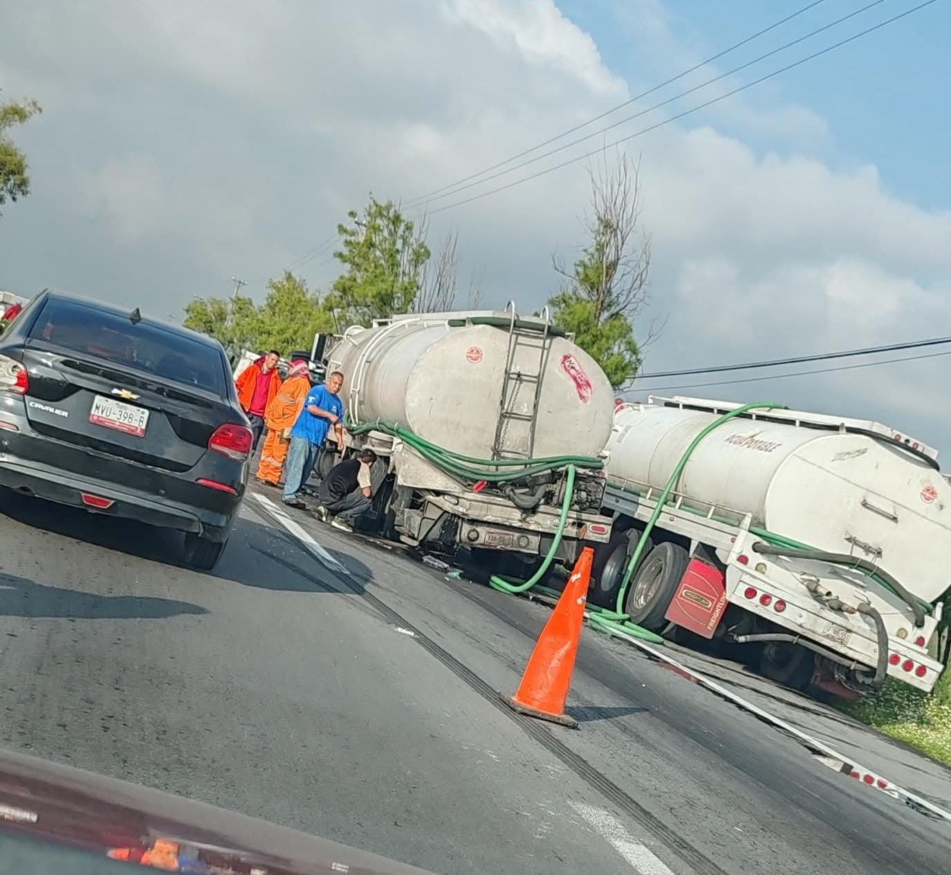 caos-vial-en-la-penon-texcoco-por-choque-multiple