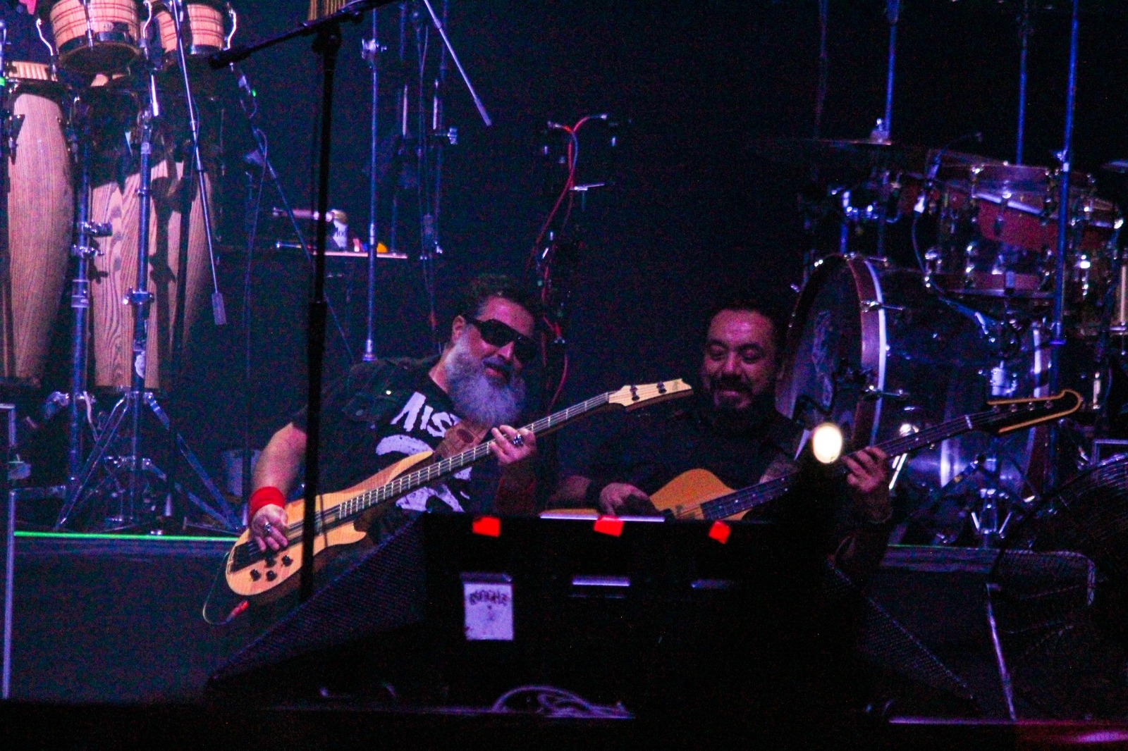 Molotov en Alfeñique, la persistencia de lo caduco