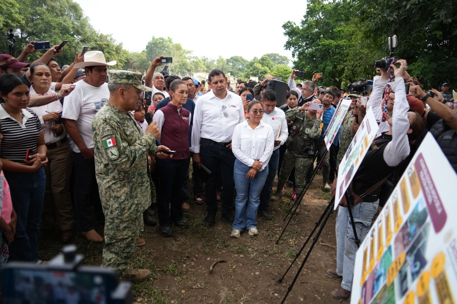 Sheinbaum emprendió incansables recorridos en zonas afectadas por lluvias  durante fin de semana