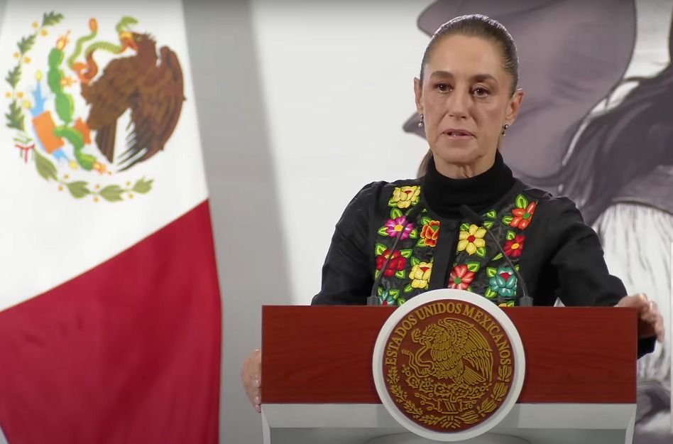 Sheinbaum reitera su desacuerdo en considerar retroactiva reforma a Ley de Amparo; Zaldívar pide modificarla
