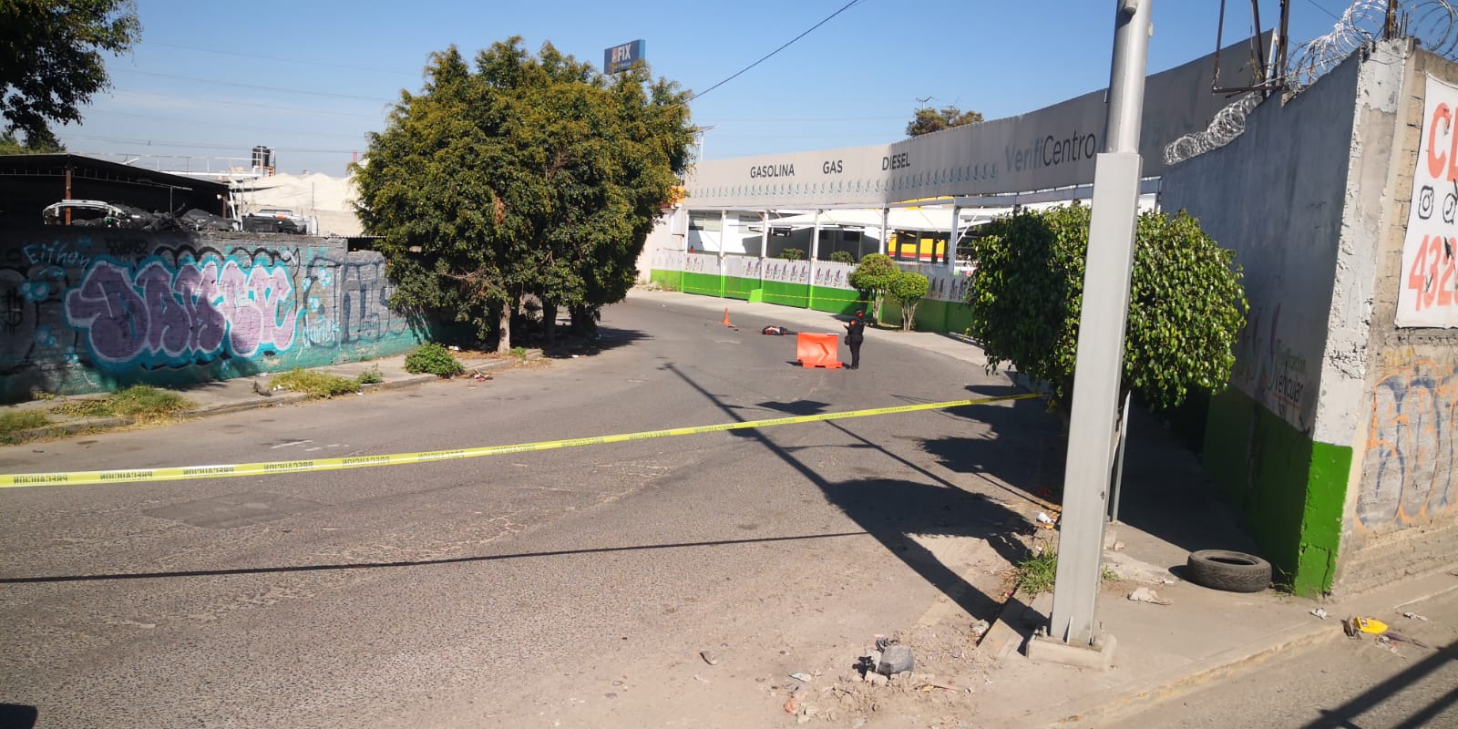 Muere motociclista arrollado por un tráiler