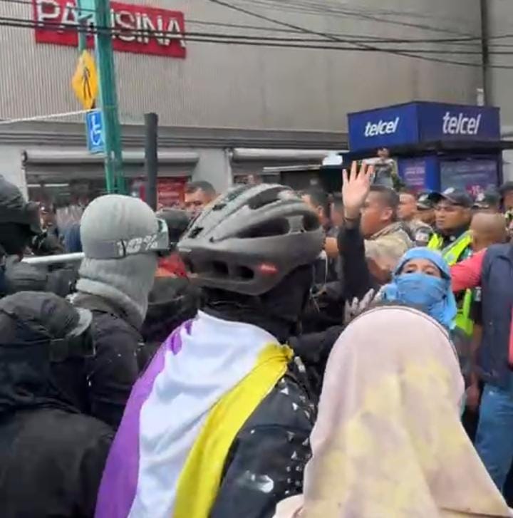Caos en marcha  conmemorativa  del 2 de octubre  en Toluca; policía  interviene ante  actos vandálicos;  Codhem investiga  violaciones a  derechos humanos