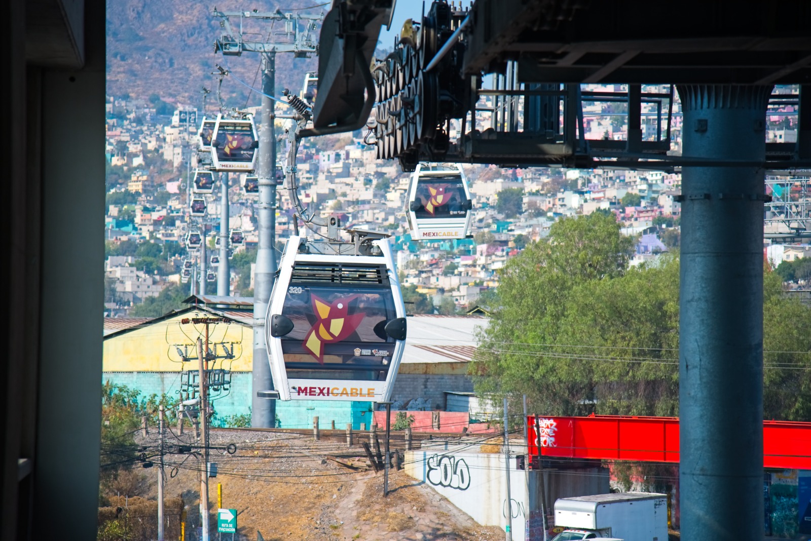 Casi al doble  incrementan  viajes gratuitos  en Mexibús  y Mexicable  para personas  vulnerables