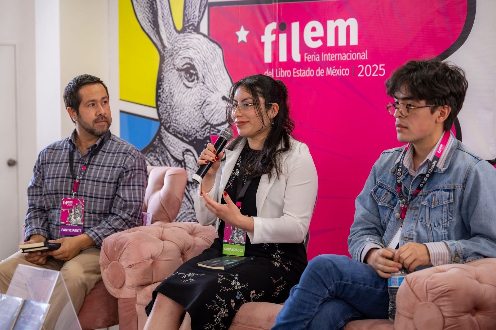 estudiantes-ganadores-del-premio-horacio-zuniga-de-la-uaem-presenta-sus-libros-en-la-filem