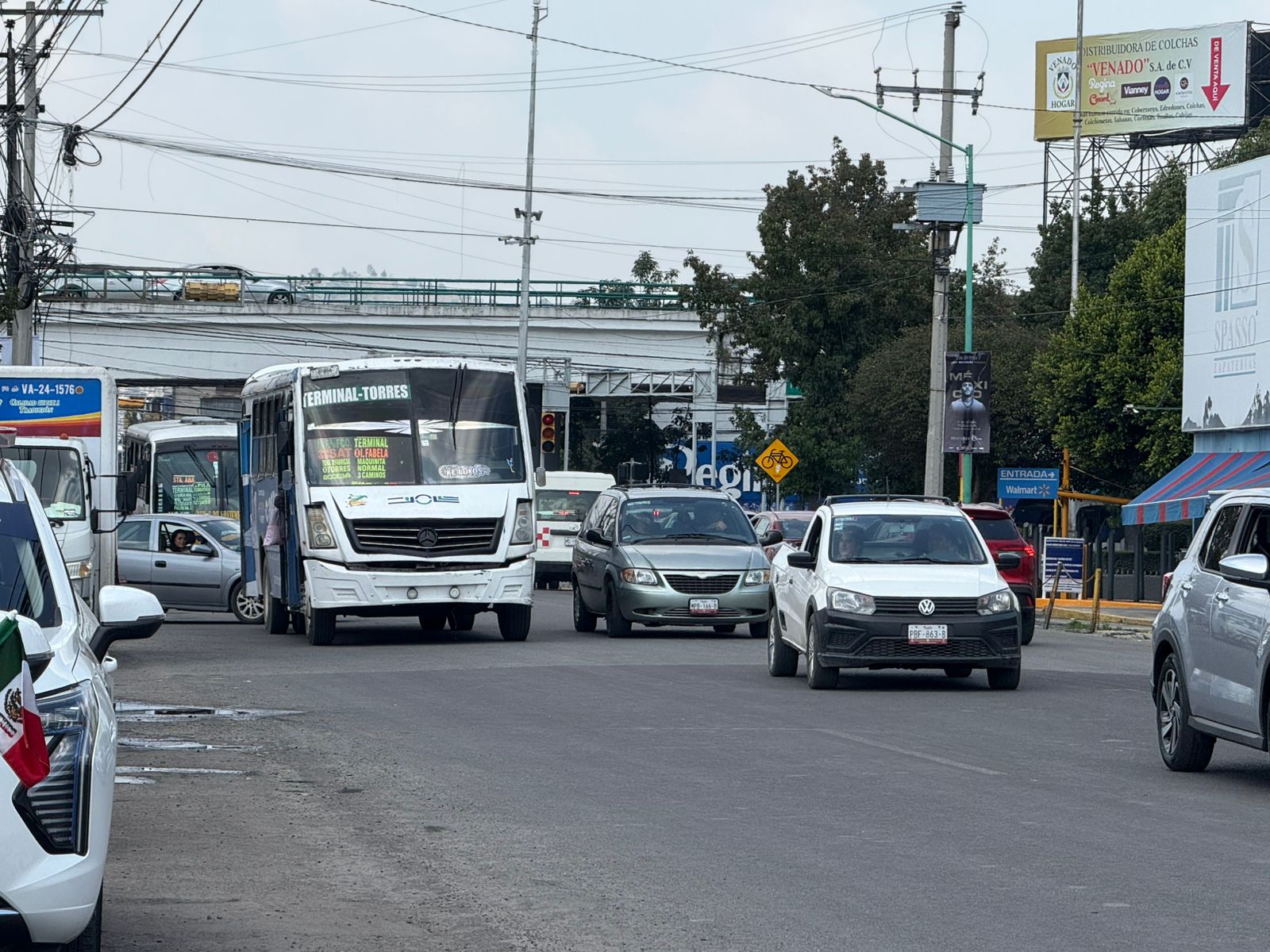 a-lo-chino-choferes-cobran-el-tarifazo-ilegal-al-pasaje-y-el-servicio-es-pesimo-usuarios