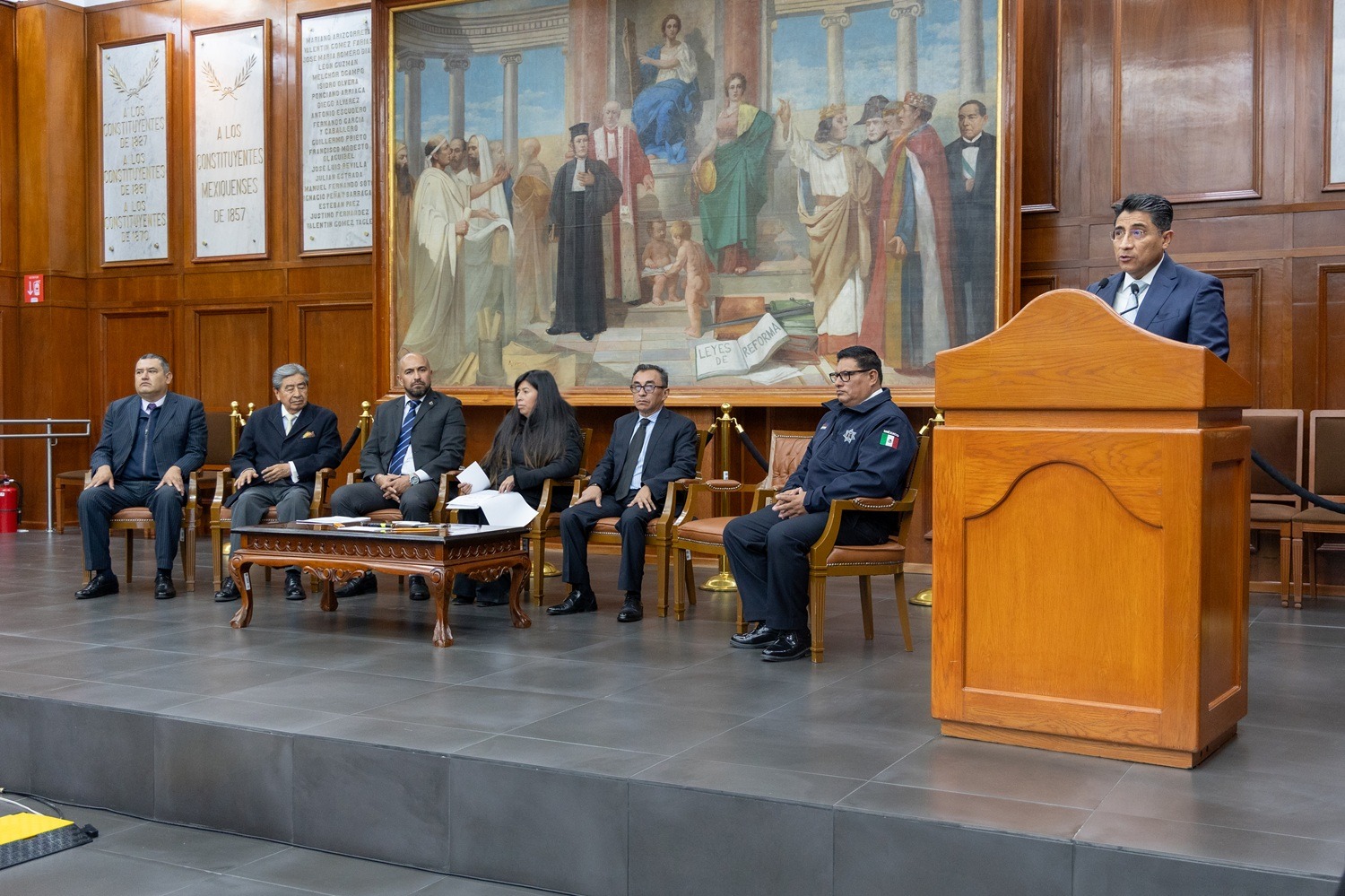 Afina el GEM  propuesta   de ley para  facilitar la  impartición  de justicia  a través de  la mediación  y conciliación