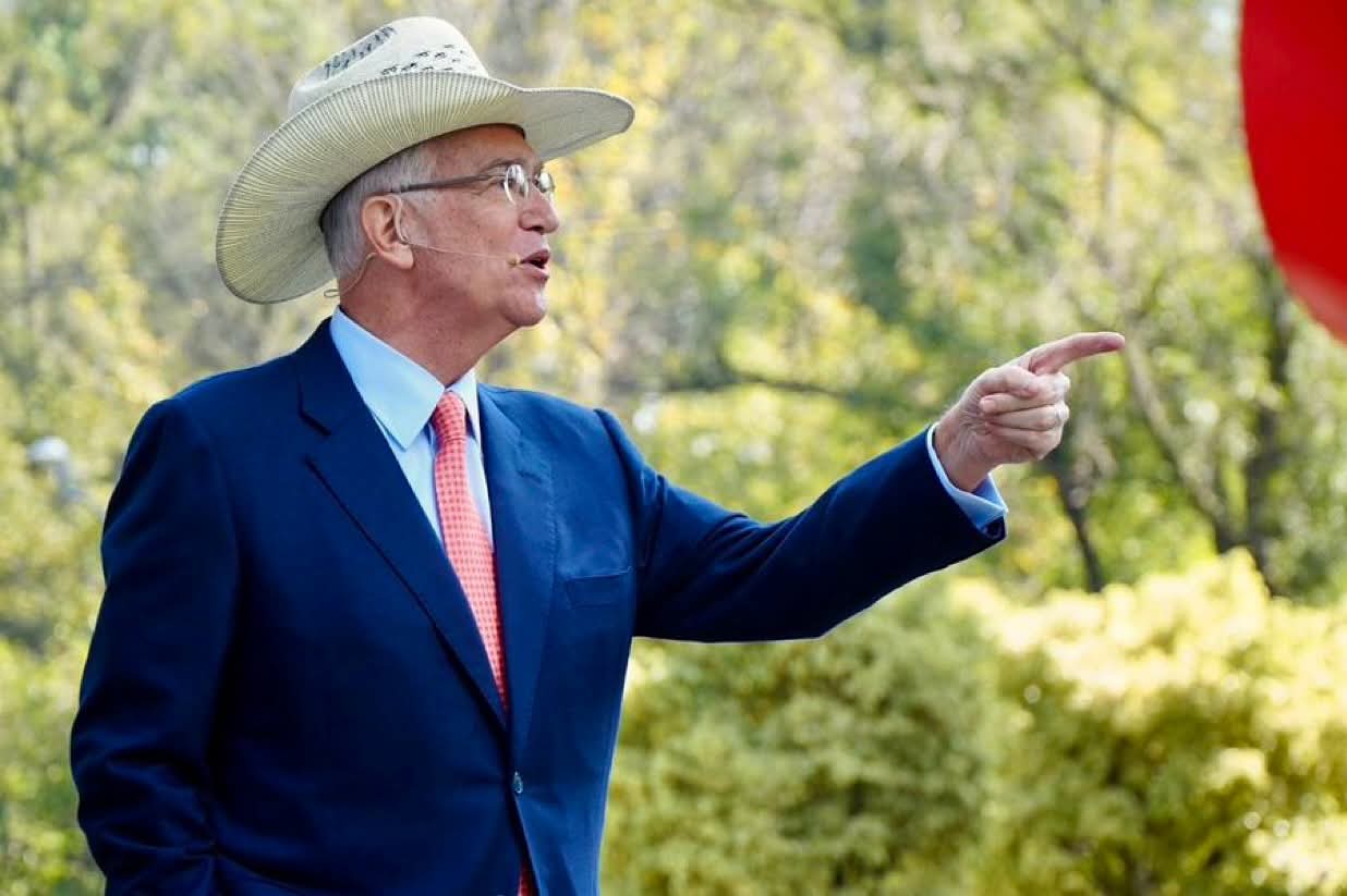 grupo-salinas-debe-pagar-mas-de-48-mil-mdp-al-sat-el-tio-richie-hace-berrinche