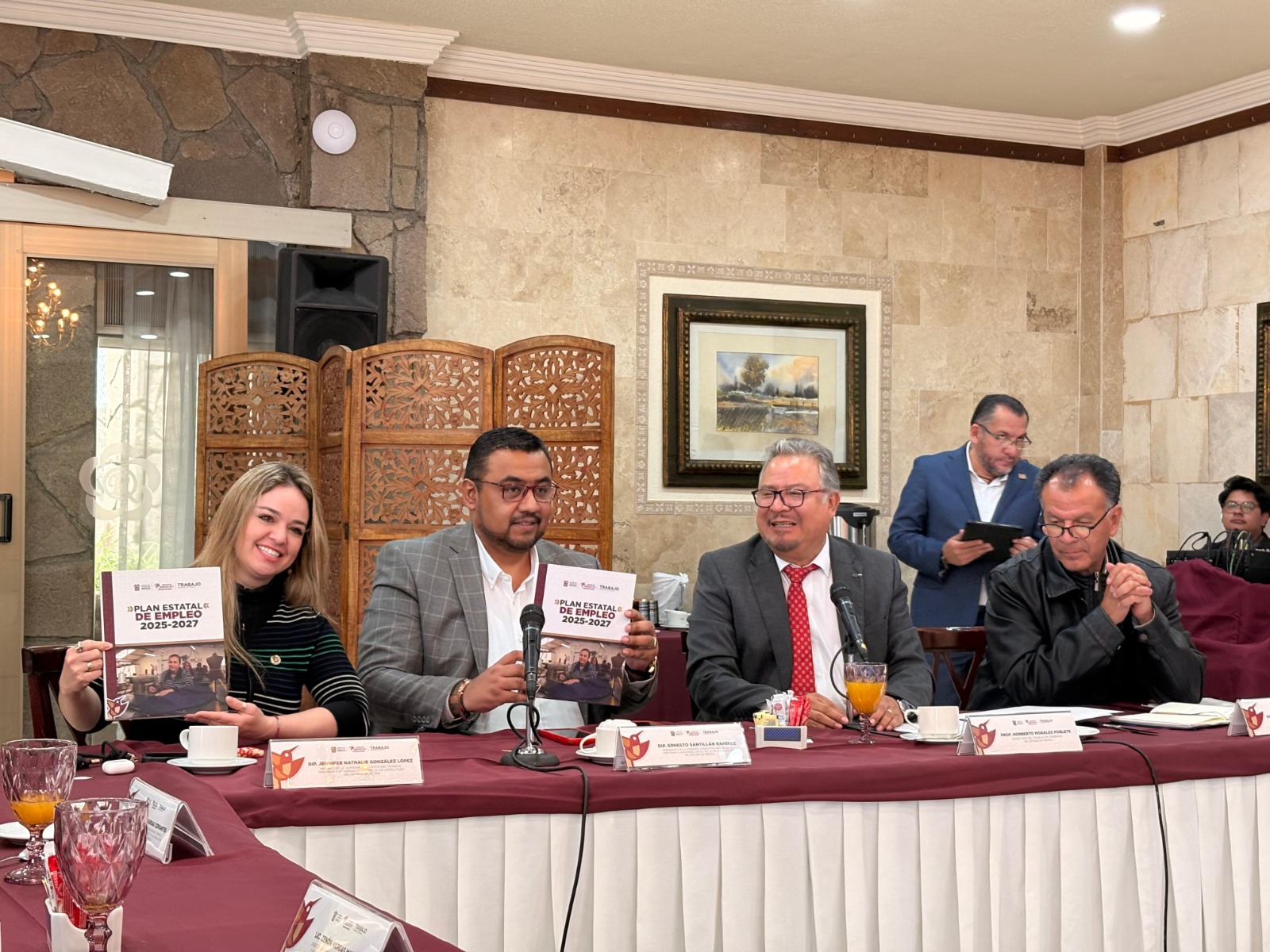 historico-el-plan-del-gem-para-reducir-el-desempleo-dice-poblete